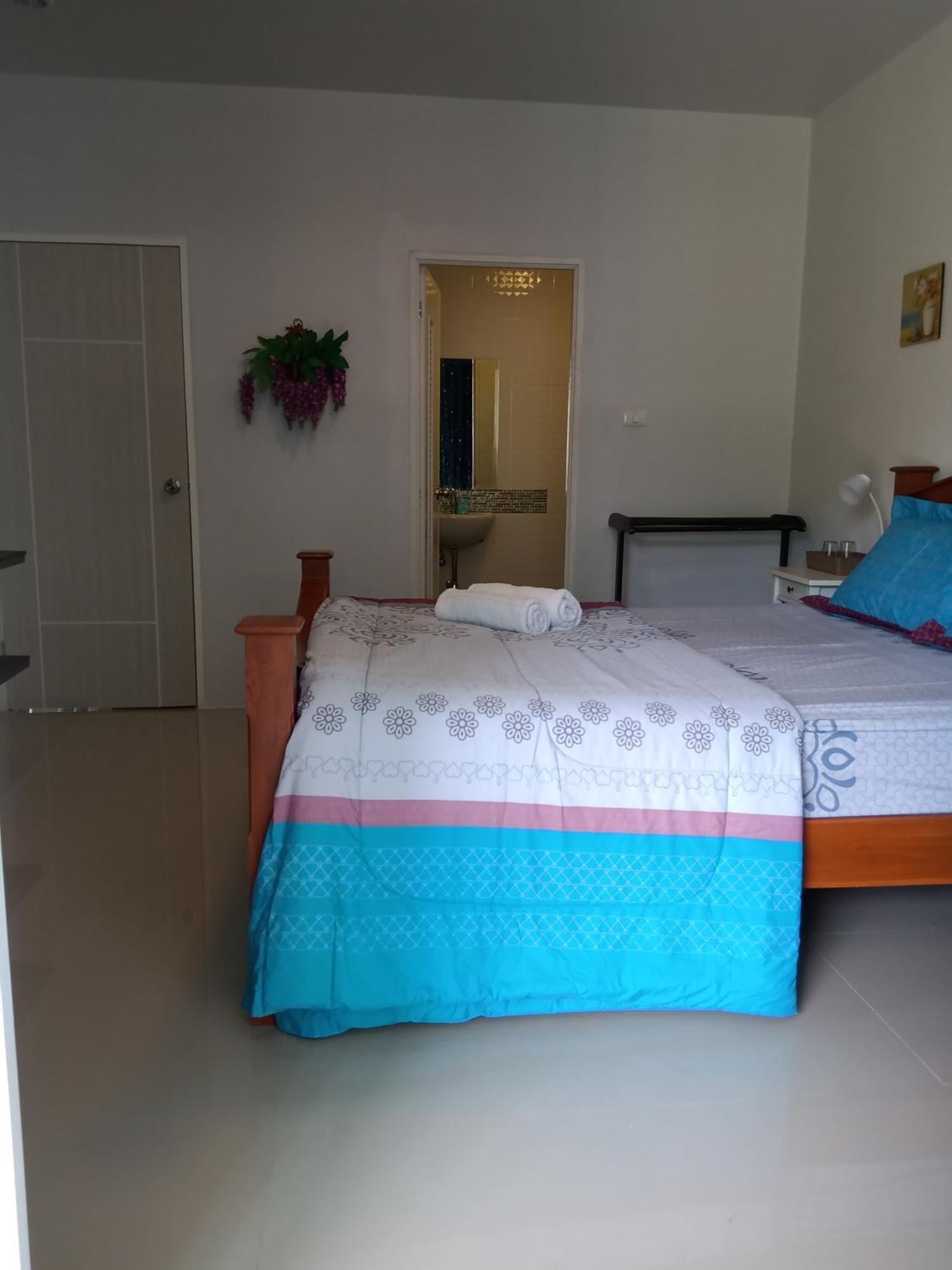 Mae Pon Hostel Khao Lak Room photo